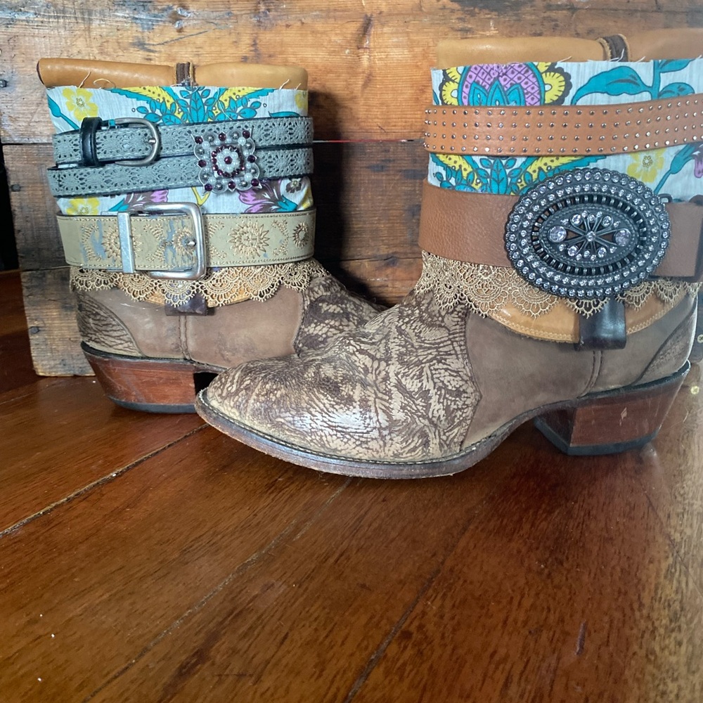 Boho Western Cowgirl Boots with Buckle‎ Accents size 11.5